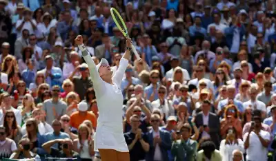 Image for Tennis-Inspired Krejcikova emulates mentor Novotna with Wimbledon triumph