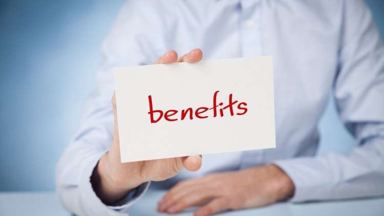 Illustration of guest posting benefits for online visibility in finance - Global Banking & Finance Review