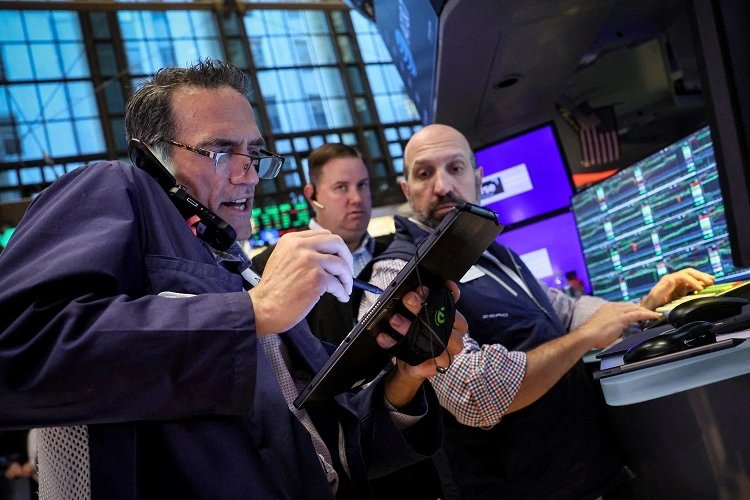 Image for Stocks gain, Treasury yields jump as US retail data reassures