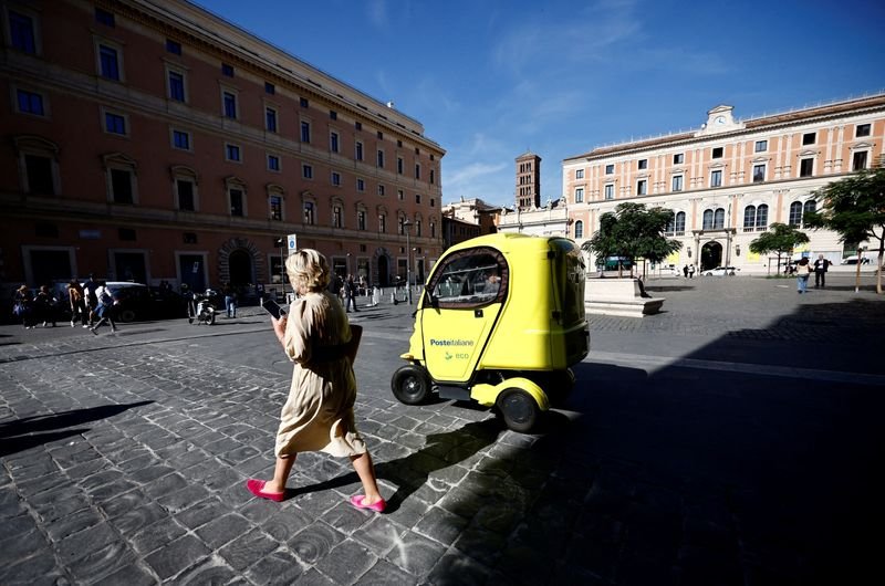 Poste Italiane acquiring Telecom Italia stake from CDP - Global Banking & Finance Review