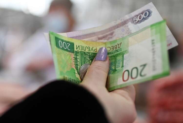 Image for Russia to service foreign debt in roubles if other options blocked -finance minister