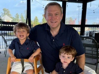 Image for From Changing Diapers to Board Meetings:Tips from a CEO Dad