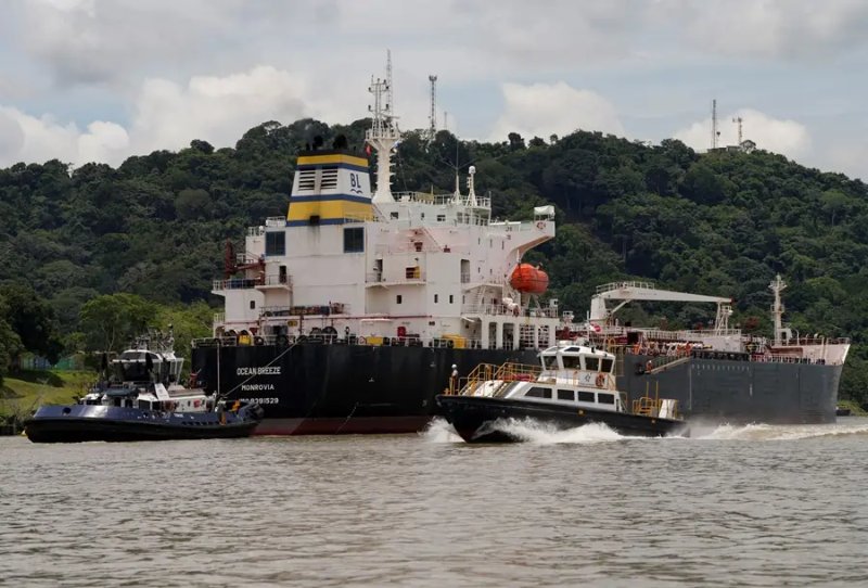 Image for Exclusive-Panama Canal seeks LNG comeback after 65% decline in traffic