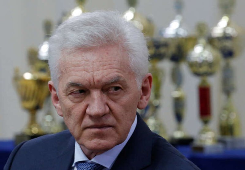 Image for Britain sanctions Russian oligarch Timchenko and five banks
