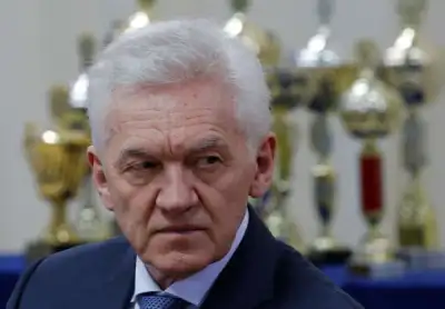 Image for Britain sanctions Russian oligarch Timchenko and five banks