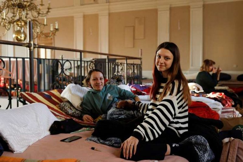 Image for Ukrainian refugees hope for peace, but more expected to flee