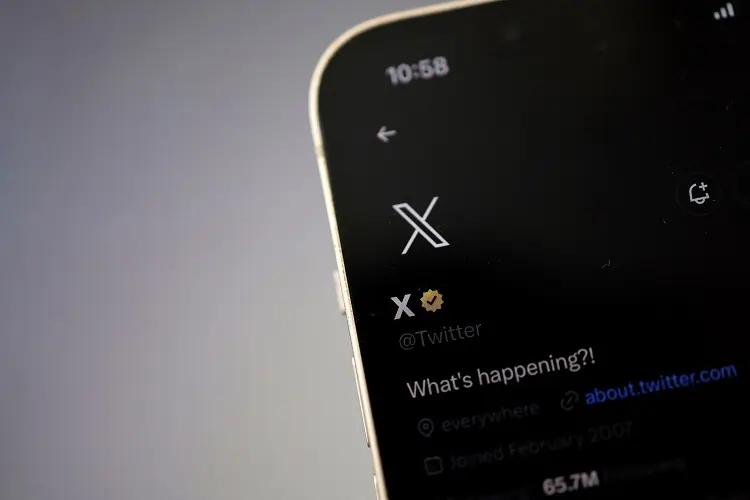 Image for Social media platform X back up after brief outage, Downdetector shows