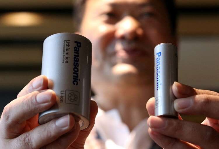 Image for Exclusive: Tesla supplier Panasonic eyes 20% jump in battery density by 2030