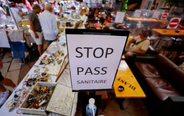 Image for French vaccination centres vandalised as health pass is introduced