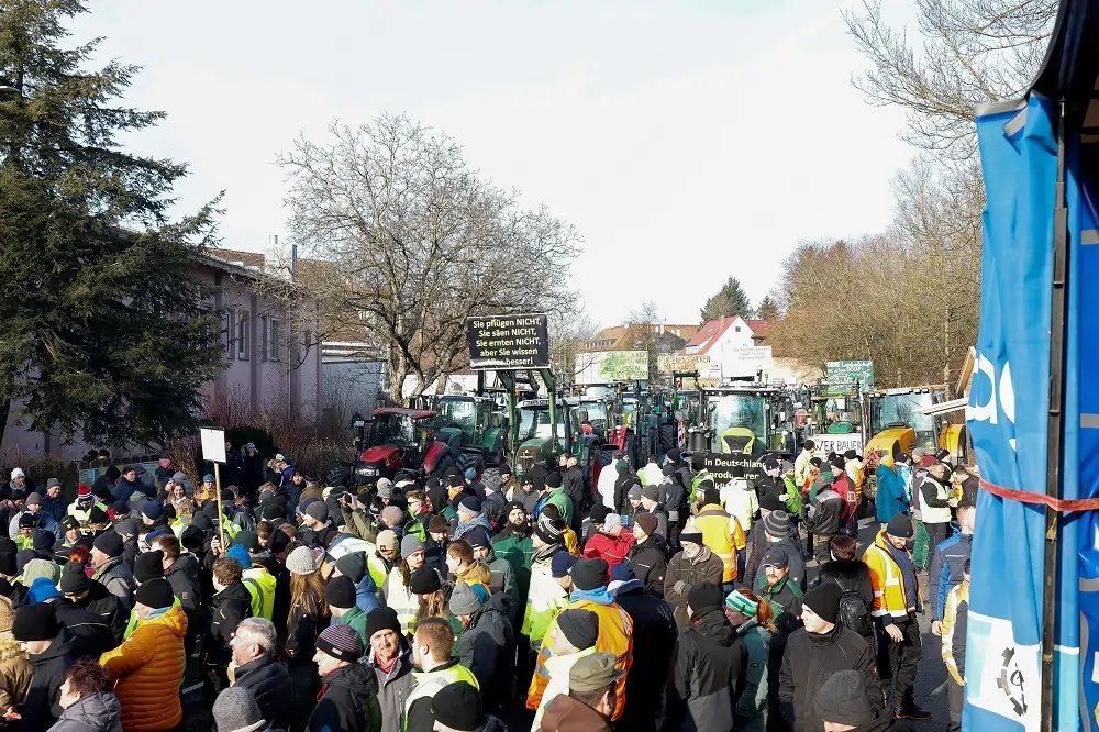 Farmers protesting in Germany against subsidy cuts amidst political turmoil - Global Banking & Finance Review