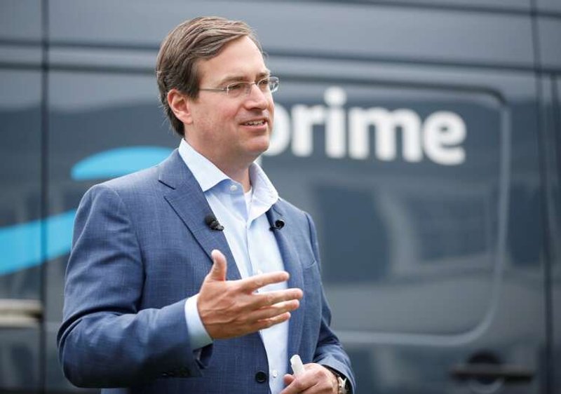Image for Amazon executive behind its massive delivery operation to leave after 23 years