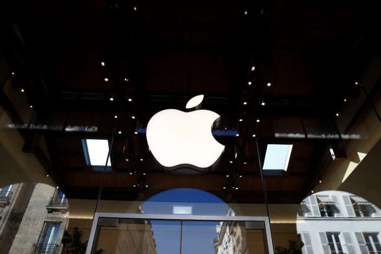 Image for Apple makes history as first $3 trillion company amid tech stock surge