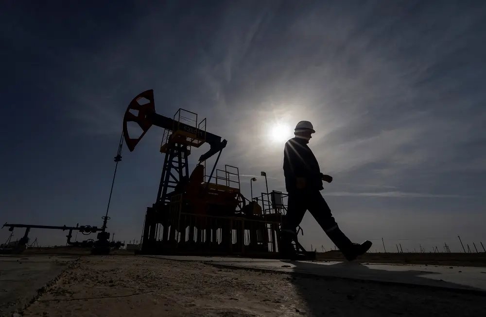 Oil rig in Kazakhstan amidst rising global oil prices - Global Banking & Finance Review