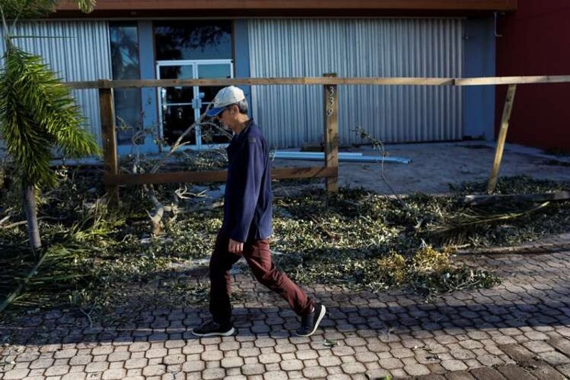 Image for Hurricane Ian veers toward Carolinas after pummeling Florida