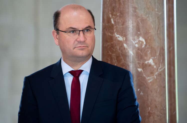 Counter inflation with rate hike, Bavarian minister urges ECB