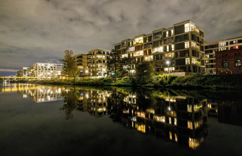 Image for German economy in stormy waters as government slashes forecast