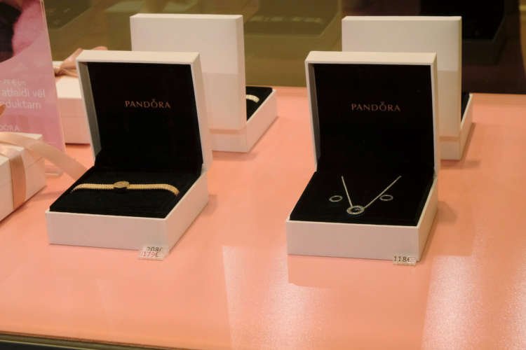 Pandora’s jewellery sales surge on U.S. stimulus packages