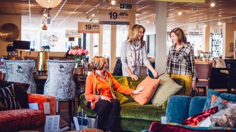 Retailers adapting to changing shopping behaviors during peak seasons - Global Banking & Finance Review