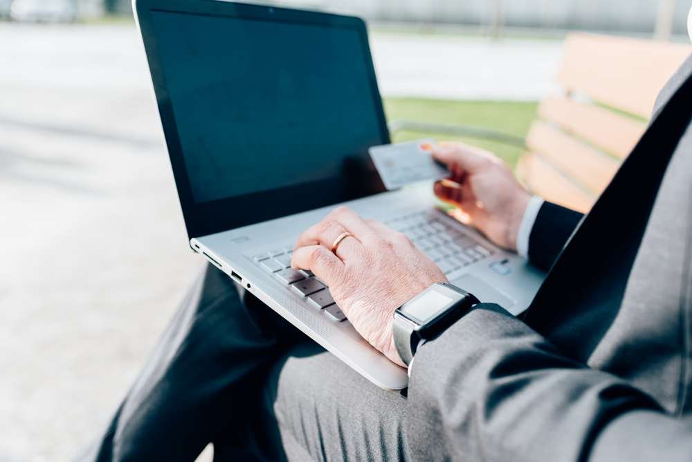 Comparison of e-commerce platforms and personal websites for selling products - Global Banking & Finance Review