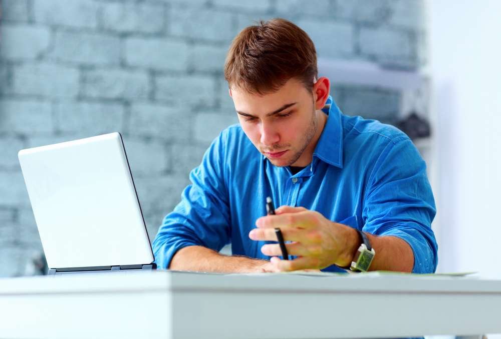 Illustration of cashless payment methods highlighting financial inclusion challenges - Global Banking & Finance Review