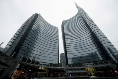 Image for UniCredit chief upbeat on Monte dei Paschi deal as takeover talks start