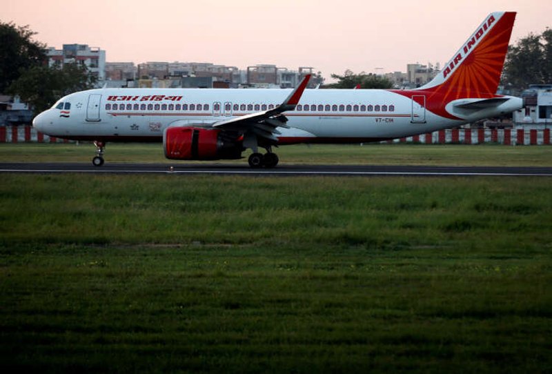 Image for Air India seals record order for about 500 jets from Airbus, Boeing -sources