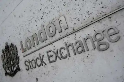 Image for Record inflation pressures keep FTSE 100 subdued