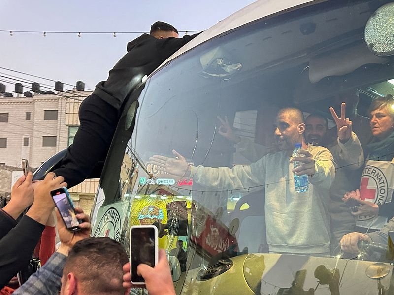 Palestinian prisoner Zakaria Zubeidi arrives in Ramallah after release - Global Banking & Finance Review