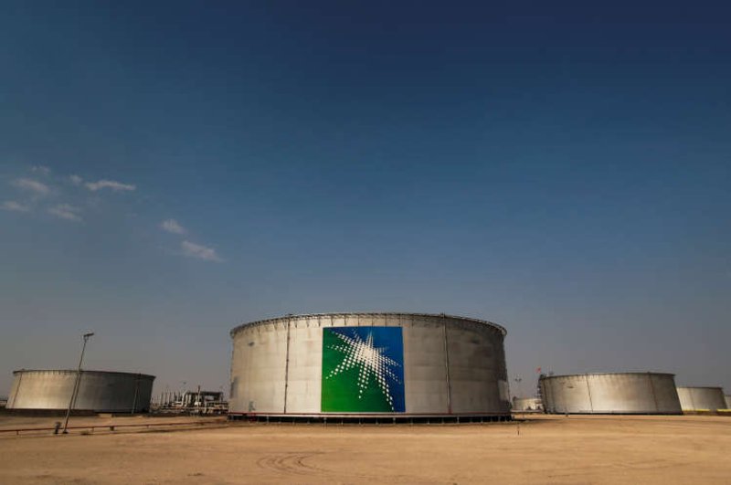 Image for Aramco agrees $12.4 billion deal to sell stake in pipelines