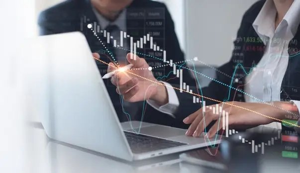 Image for Private Equity Advisors vs. Investment Bankers: Key Differences