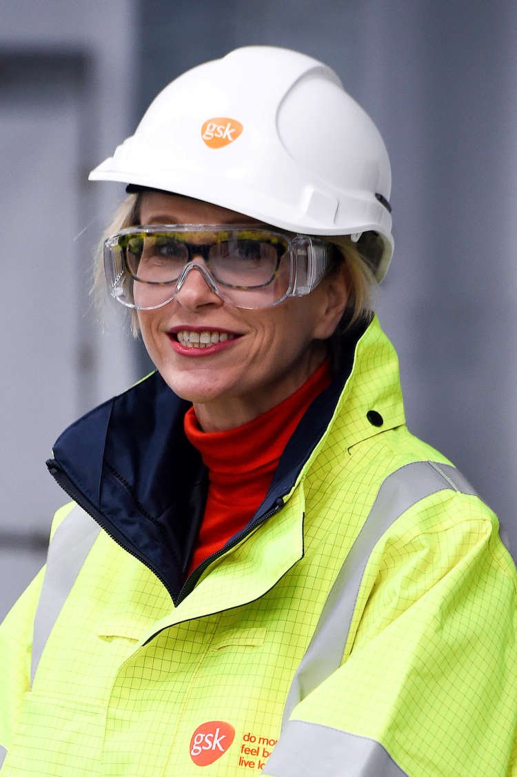 Diverse group of business leaders discussing gender equality in finance - Global Banking & Finance Review