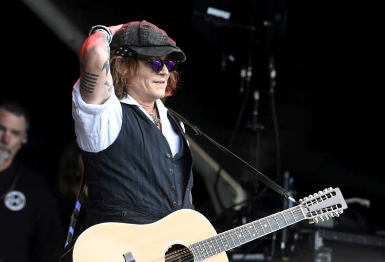 Johnny Depp as an astronaut at MTV Video Music Awards - Global Banking & Finance Review