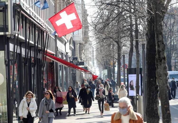 Image for Swiss cut economic growth forecasts, citing war risks and inflation