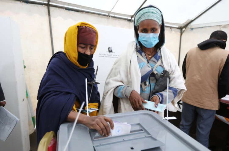 Ethiopian citizens cast their votes during the parliamentary elections - Global Banking & Finance Review