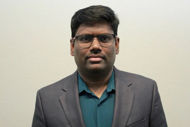 Image for Driving Innovation in Financial Technology: Munivel Devan’s Journey in Cloud and AI Integration