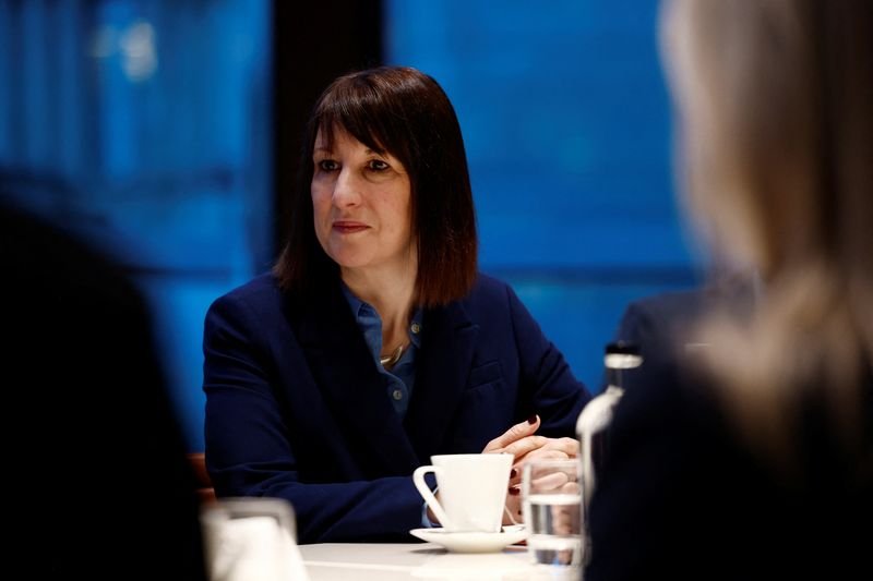 Rachel Reeves announces support for new Heathrow runway to boost UK economy - Global Banking & Finance Review