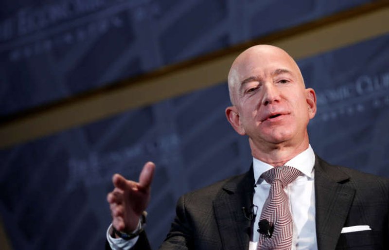 Image for Amazon CEO Bezos, stung by wide criticism, endorses U.S. corporate tax hike