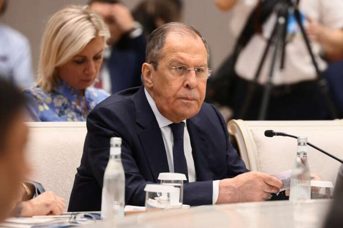 U.S. Secretary of State Antony Blinken converses with Russian Foreign Minister Lavrov - Global Banking & Finance Review