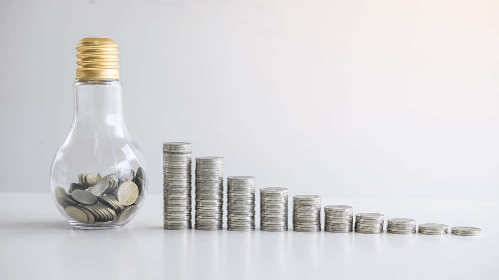 Graph illustrating performance of Diversified Growth Funds during Coronavirus - Global Banking & Finance Review