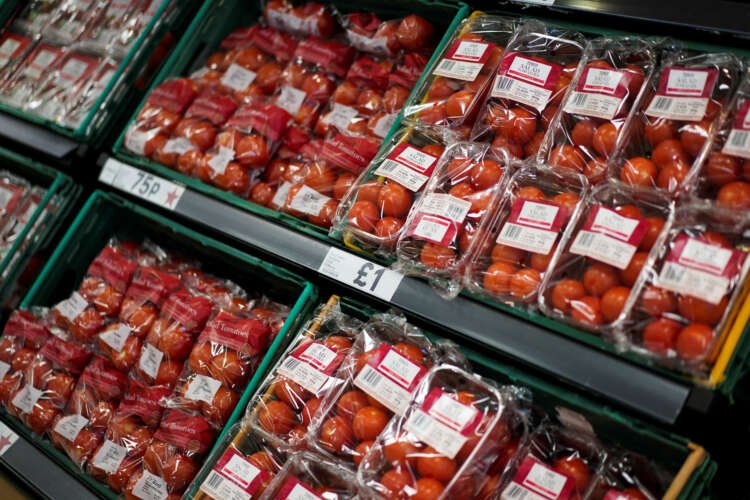Fresh tomatoes on display in a London supermarket amid UK tomato shortage - Global Banking & Finance Review