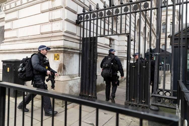 Image for UK police recommend more than 100 fines for Downing Street lockdown breaches