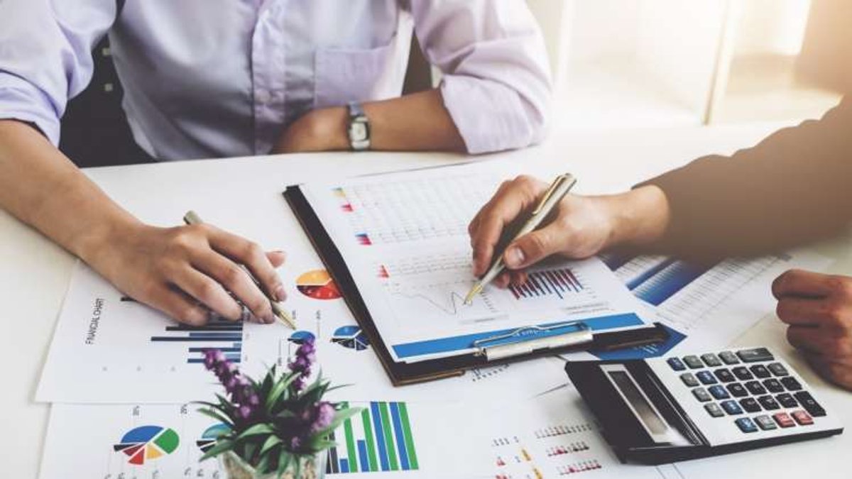 Financial services firms navigating opportunities and challenges in 2021 - Global Banking & Finance Review