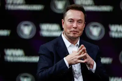 Image for Tesla turns to Musk’s small shareholder fans to back $56 billion payday