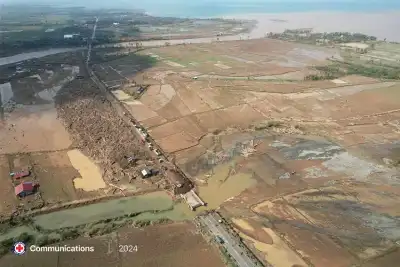 Image for Philippines urges residents to flee as super typhoon Man-Yi strengthens on approach