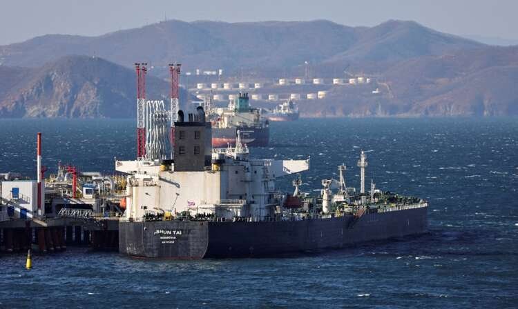 Crude oil tanker anchored in Nakhodka Bay amidst Russia's oil revenue crisis - Global Banking & Finance Review