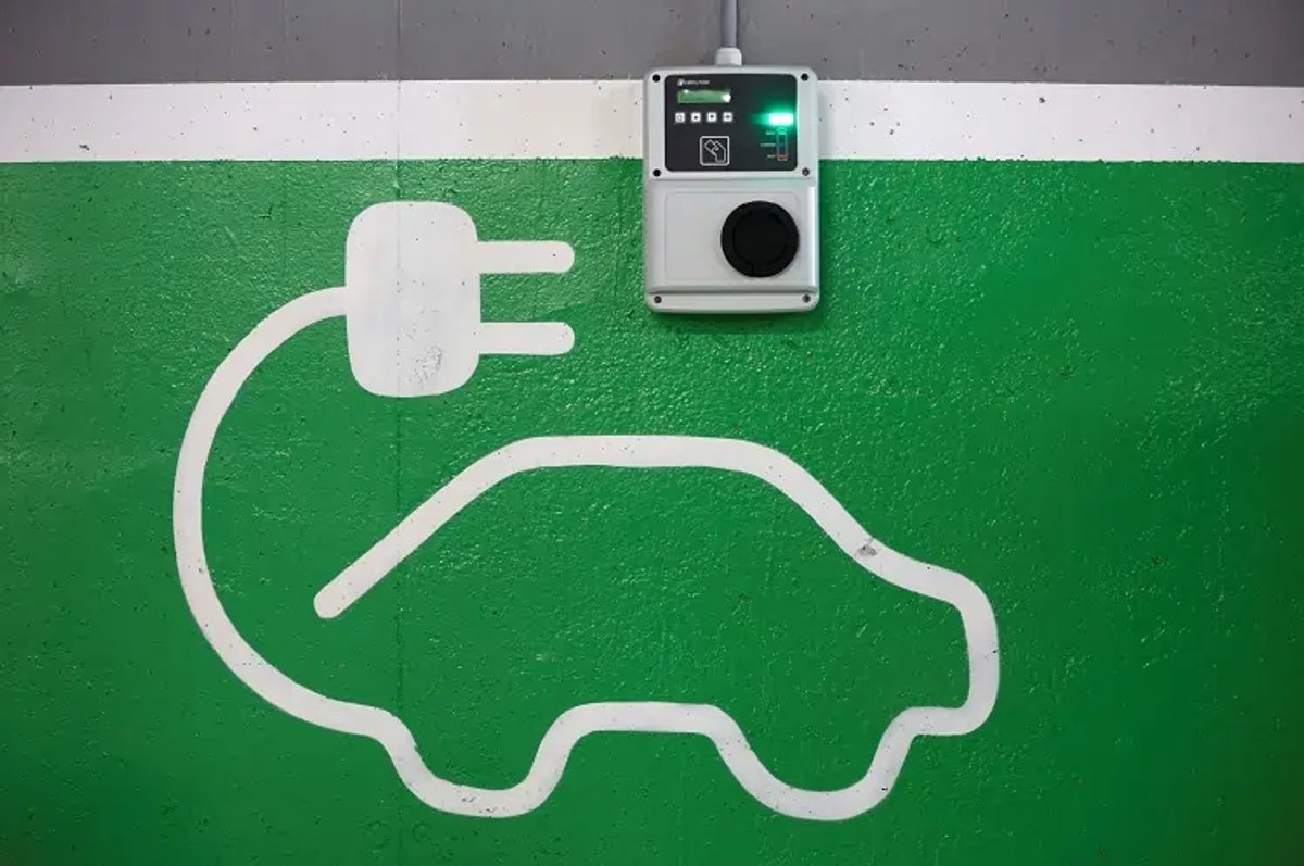 European carmakers adjusting prices on petrol and electric vehicles amid new emissions regulations - Global Banking & Finance Review