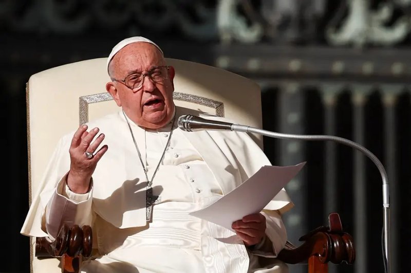 Image for Pope Francis tells Vatican media operations to expect budget cuts