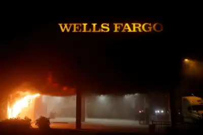 Image for Wells Fargo scores the latest narrow win for CEO pay