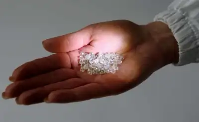 Image for When you buy diamonds, think of Bucha, Ukraine envoy says