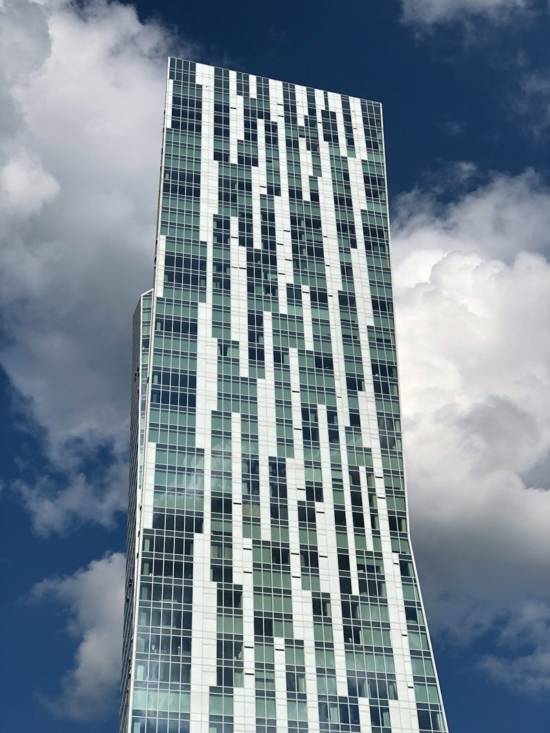 Image for Pakistan's largest conglomerate Engro Corp eyes tower sharing expansion with Veon tie-up